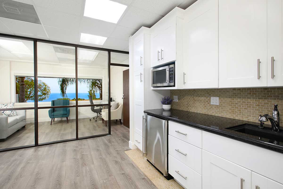 kitchen and hallway to therapist office